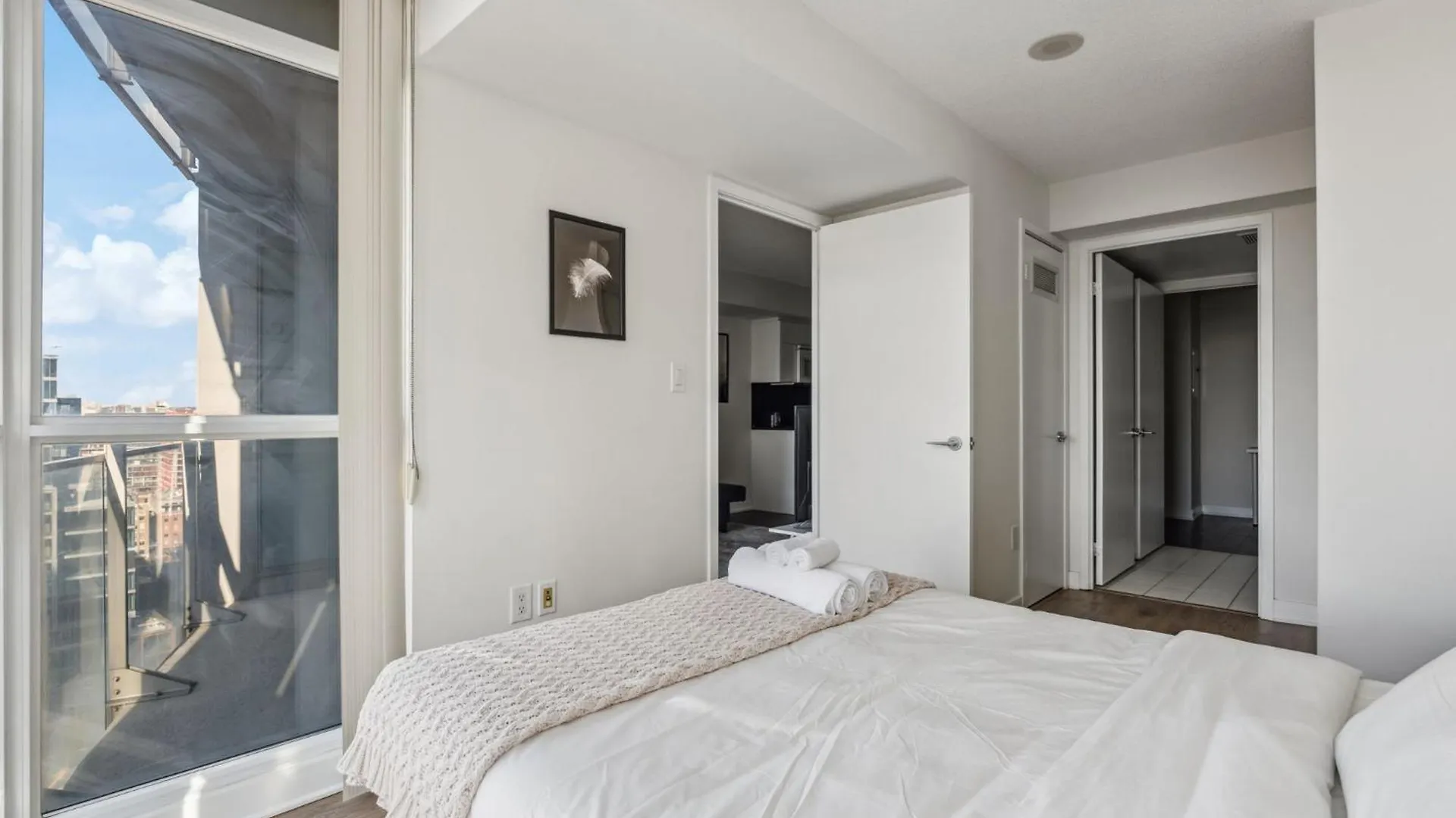 Elegant Condo, Toronto Views , Cityplace Downtown 0*,  Canada